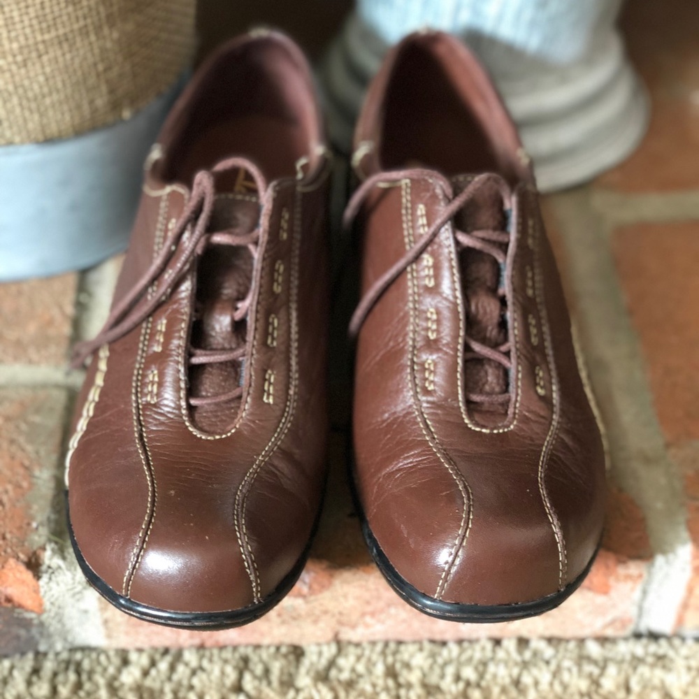 Clarks Lace up Comfort Shoes